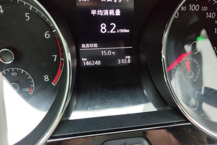 Used Volkswagen Touran 2018 Volkswagen Touran L 280TSI DSG Comfort Edition 7 Seats China V Emission Standard Odometer Close Up