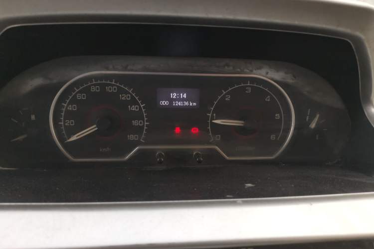 Used SAIC MAXUS Xintu V80 2017 2.5T 6-Speed Manual Aoyuntong National V Short Wheelbase Mid-Height 5/6/10-Seater Instrument Cluster