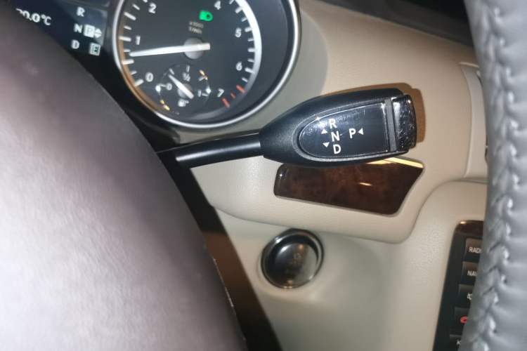 Used Mercedes-Benz R-Class 2011 R 350 L 4MATIC
