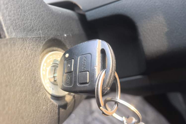 Used Foton Sapporo 2018 2.4L Two-Wheel-Drive Comfort Version with Long Bed 4G69S4M Vehicle Key