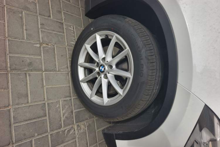 Used BMW X1 2016 sDrive18Li Fashion Model Right Front Wheel Hub