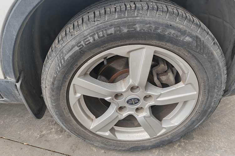 Used Bestune X80 2013 2.0L automatic comfort version
