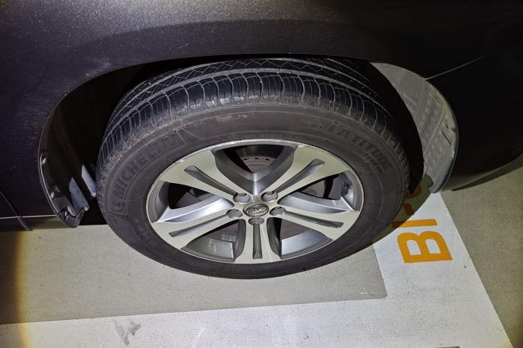 Used Toyota Highlander 2009 3.5L 4x4 7-Seater Luxury Edition Right Front Wheel Hub