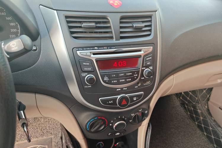 Used Hyundai Verna (older generation) 2016 1.4L Manual Smart GLS Trim Audio And AC Panel