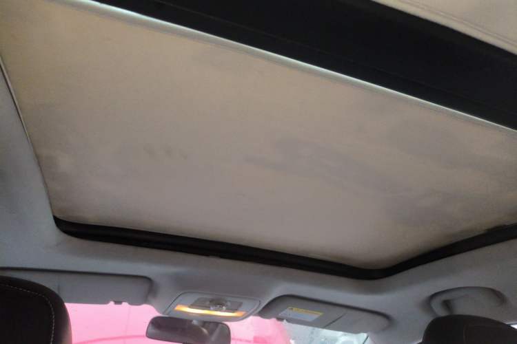 Used Roewe RX5 2016 20T Two-Wheel Drive Automatic Internet Smart Edition