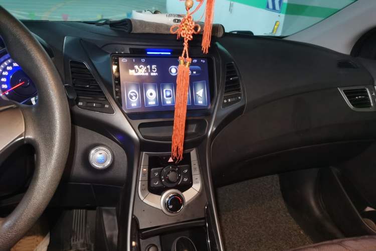 Used Hyundai Elantra (5th Generation / Langdong) 2013 1.6L Automatic Leading Model Audio And AC Panel