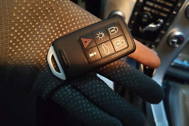 Used Volvo XC60 2017 T5 AWD Smart Upgrade Edition Vehicle Key