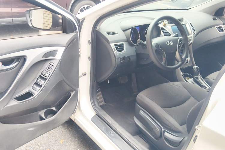 Used Hyundai Elantra (5th Generation / Langdong) 2016 1.6L Automatic Prestige Model Driver Seat