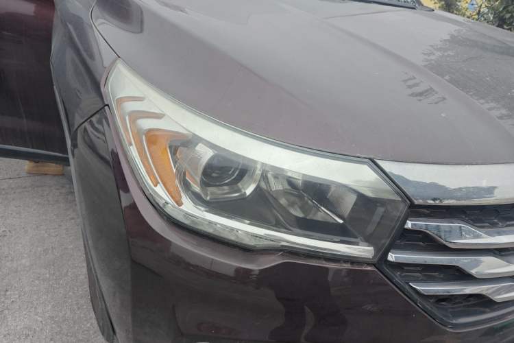 Used GAC Trumpchi GS4 2017 235T Automatic Two-Wheel Drive Elite Edition Right Front Headlight