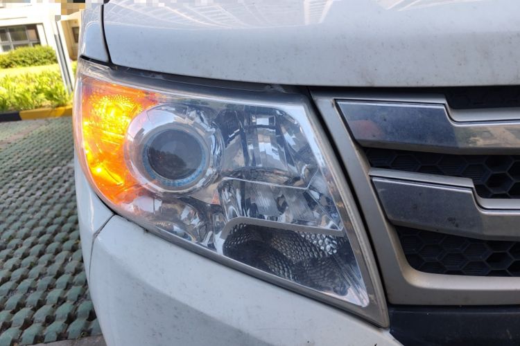 Used Dongfeng Yufeng  Right Front Headlight