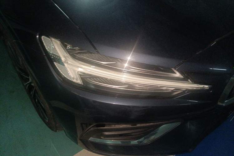 Used Volvo S60 2023 B4 Zhiyuan Luxury Edition Right Front Headlight