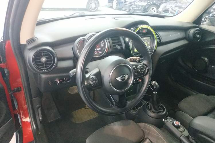 Used MINI MINI 2016 1.5T COOPER
