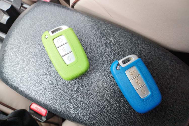 Used Hyundai Elantra (5th Generation / Langdong) 2012 1.6L Manual Leading Model