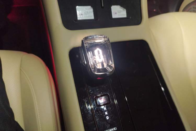 Used Hima AITO M7 2022 1.5T Four-Wheel Drive Luxury Edition
