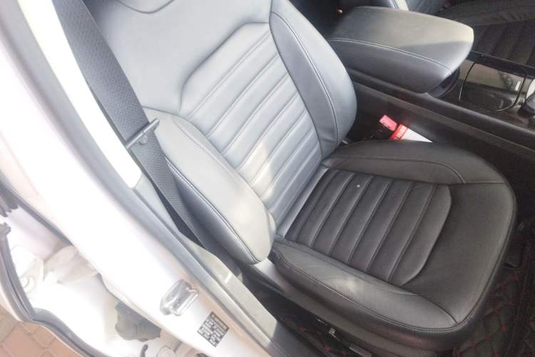 Used Ford Edge 2016 EcoBoost 245 Two-Wheel-Drive Titanium 7-Seater