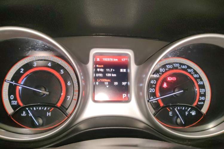 Used Dodge Journey 2013 2.4L Two-Wheel Drive Luxury Version
