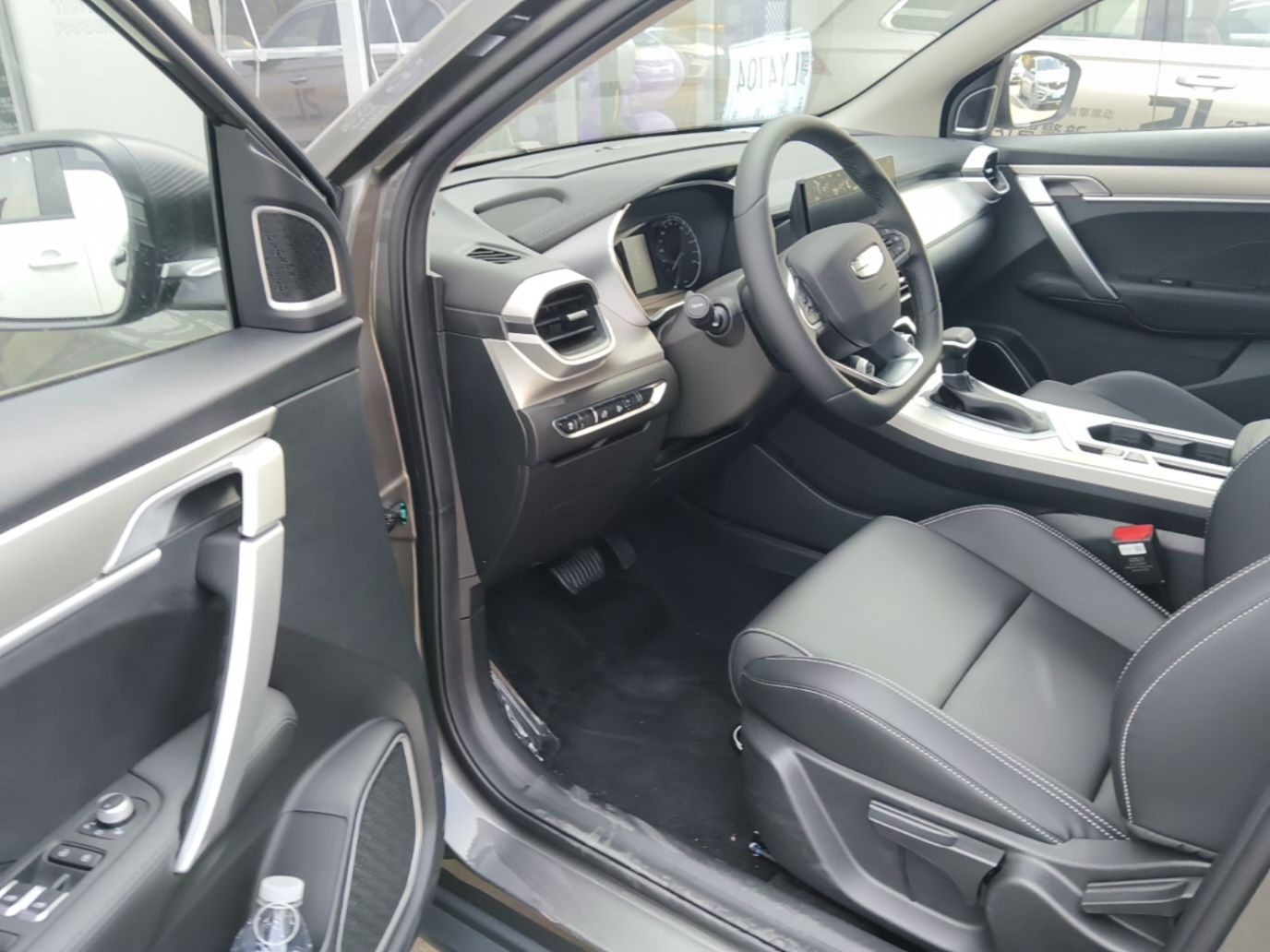 Geely Auto Coolray 2025 1.5L CVT Super Edition — снимка 18