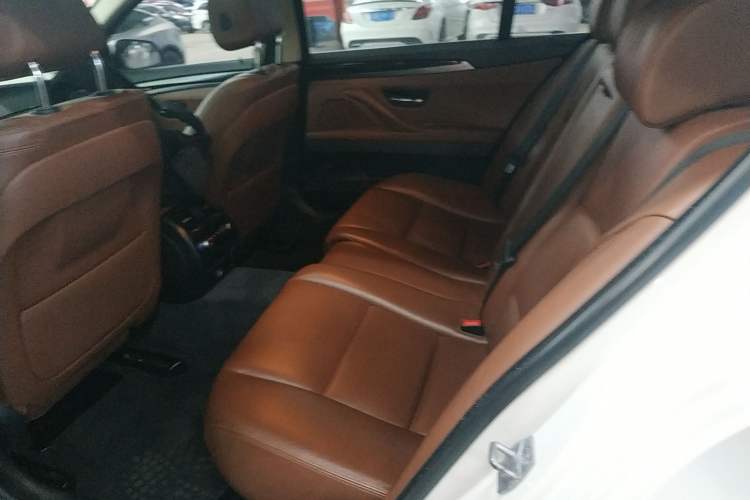 Used BMW 5 Series 2014 528Li Leading Model
