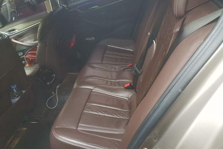 Used BMW 5 Series 2019 Facelifted 530Li Luxury Edition Premium Package
