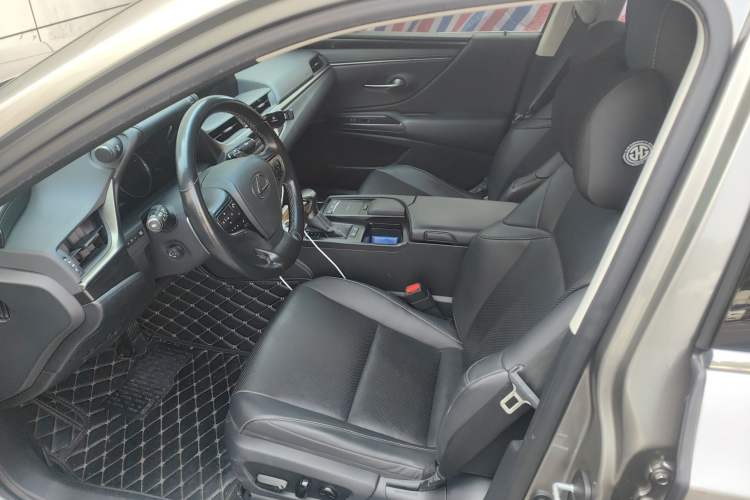 Used Lexus ES 2020 200 Excellence Edition
