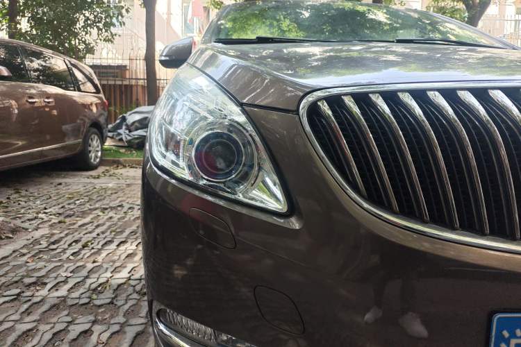 Used Buick GL8 2015 2.4L Luxury Business Premium Edition
