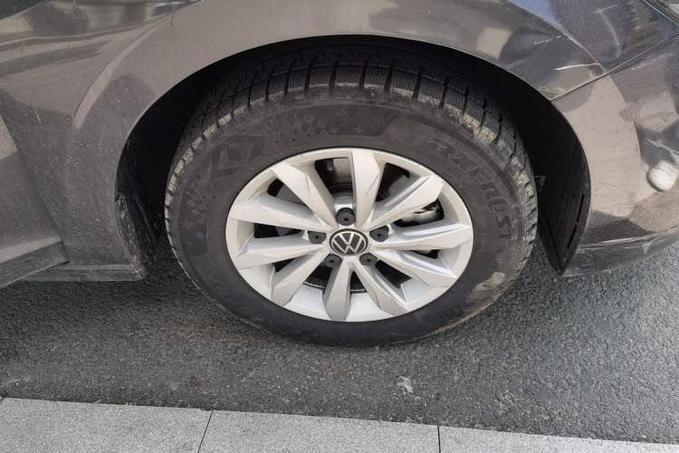 Used Volkswagen Bora 2021 1.5L Automatic Fashionable Smart Connectivity Version Right Front Wheel Hub