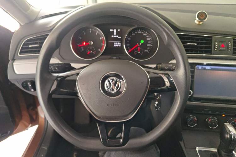 Used Volkswagen Lamando 2015 230TSI DSG Fashion Edition Steering Wheel
