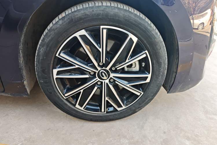 Used GAC Trumpchi E8 New Energy 2024 150km MAX Right Front Wheel Hub