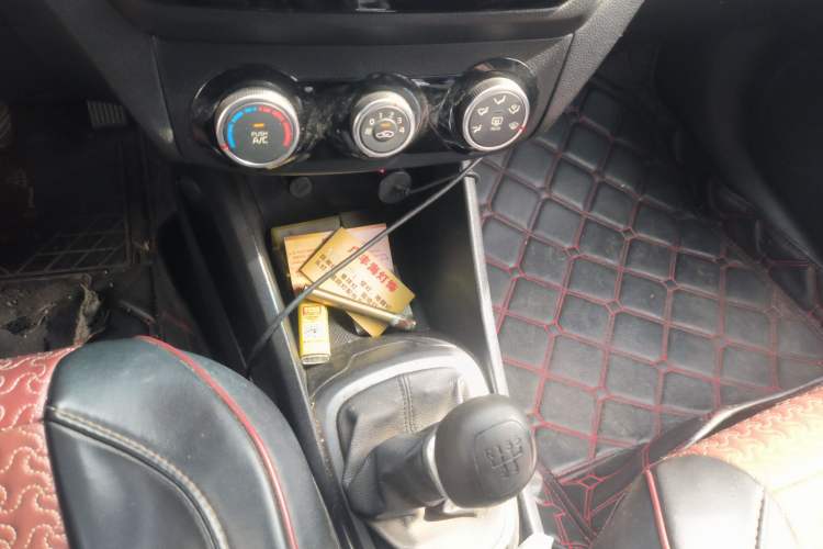 Used Kia K2 2015 Sedan 1.4L MT GLS