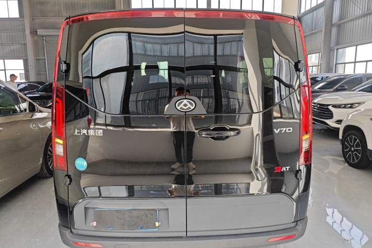 Used SAIC MAXUS Xintu V70 2023 2.0T Elite Edition Automatic Short Wheelbase Low Roof – 5/6 Seats
