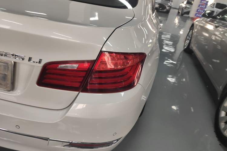 Used BMW 5 Series 2014 525Li Luxury Design Package
