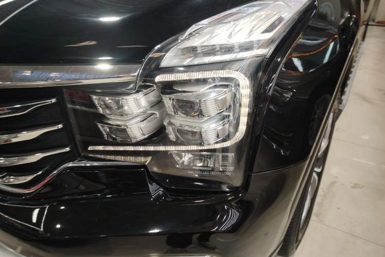 Used GAC Trumpchi GS8 2017 320T Two-Wheel Drive Luxury Smart Connectivity Version (7 Seats) Left Front Headlight