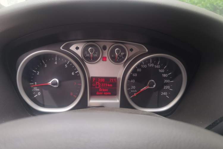 Used Ford Focus 2013 Hatchback Classic 1.8L Automatic Fashion Edition
