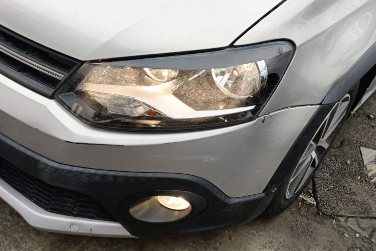 Used Volkswagen Polo 2012 1.6L Cross Polo MT
