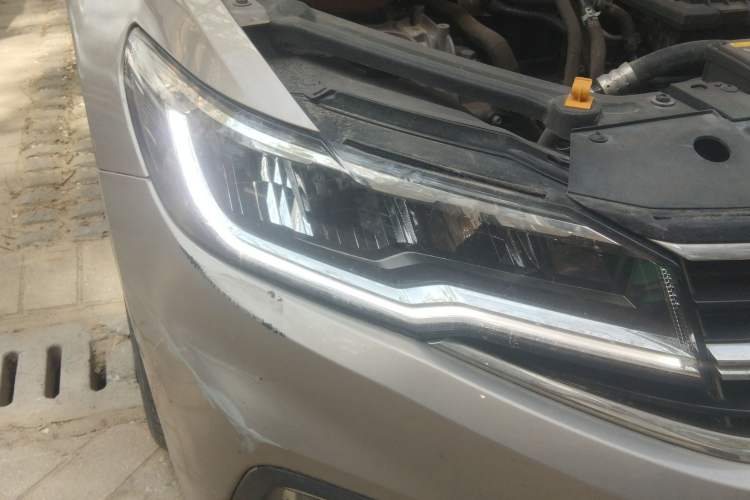 Used Volkswagen Bora 2019 280TSI DSG Elite Model Right Front Headlight