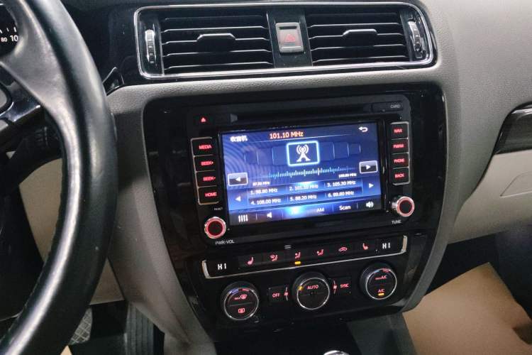 Used Volkswagen Sagitar 2015 230TSI Automatic Luxury Model