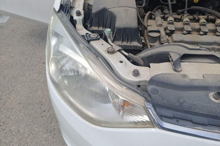 Used Chevrolet Sail 2015 Sail 3 1.5L AMT Happiness Sunroof Edition Right Front Headlight