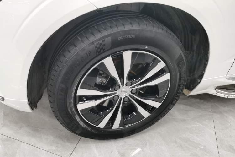 Used Volvo XC60 2023 B5 4x4 Smart Luxury Edition