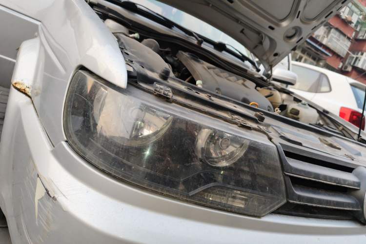 Used Volkswagen Jetta 2010 1.6L Partner Right Front Headlight