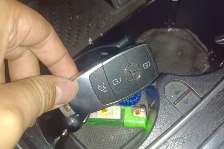 Used Mercedes-Benz C-Class 2019 C 260 L Sport Edition Vehicle Key