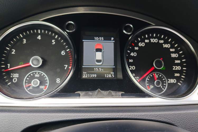 Used Volkswagen FAW-Volkswagen CC 2013 2.0 TSI Prestige Model Instrument Cluster