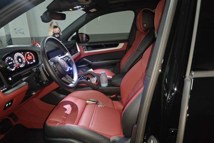 Used Porsche Cayenne 2025 Cayenne 3.0T Left Front Seat