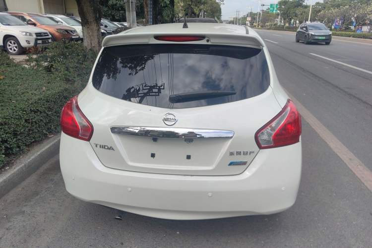 Used Nissan Tiida 2013 1.6L CVT Cool Cafe Edition