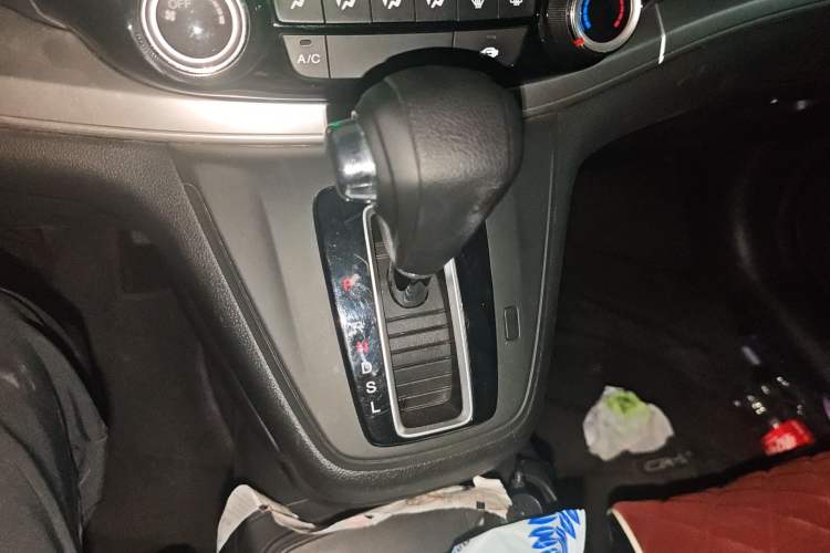 Used Honda CR-V 2016 2.0L two-wheel drive Urban Edition Gear Lever