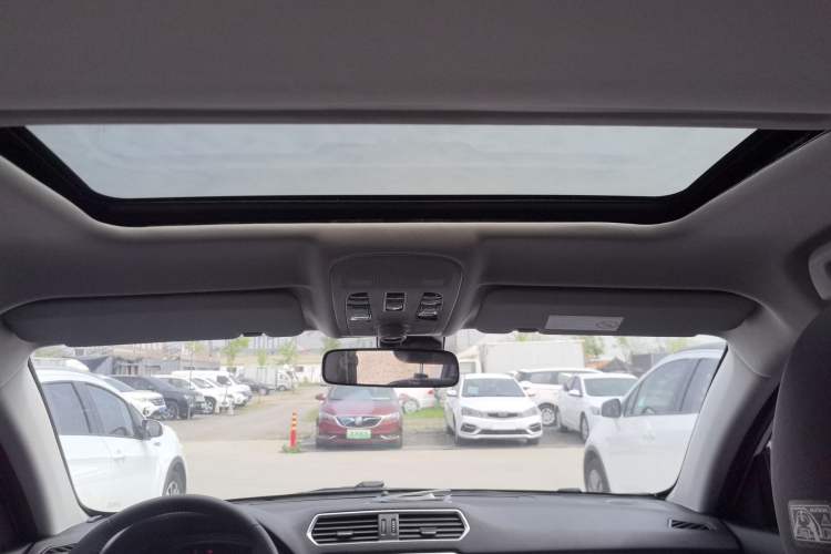 Used Haval H2 2016 Red-Label 1.5T Automatic Two-Wheel Drive Luxury Model Headliner