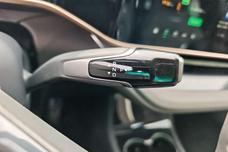 Used Hongqi EH7 2024 690 Pro Gear Lever