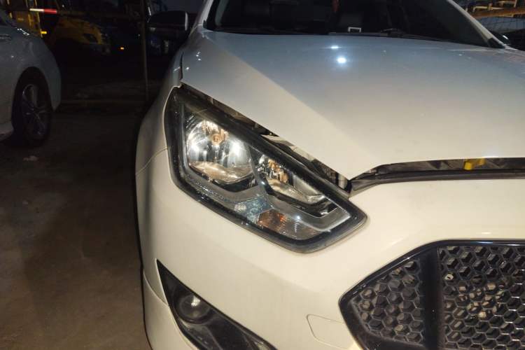 Used Ford Escort 2015 1.5L Automatic Fashion Model
