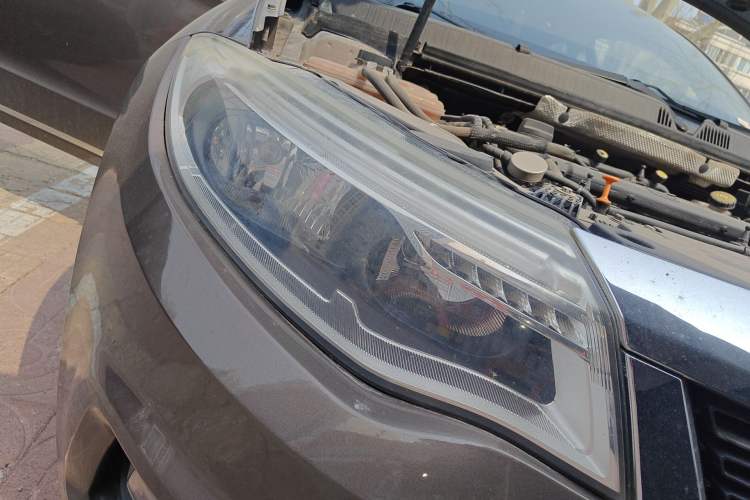 Used Qoros 3 2014 Sedan 1.6L Manual Zhiyue Model
