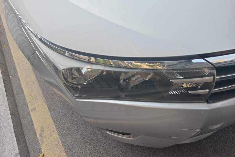 Used Toyota Corolla 2014 1.6L CVT GL Right Front Headlight