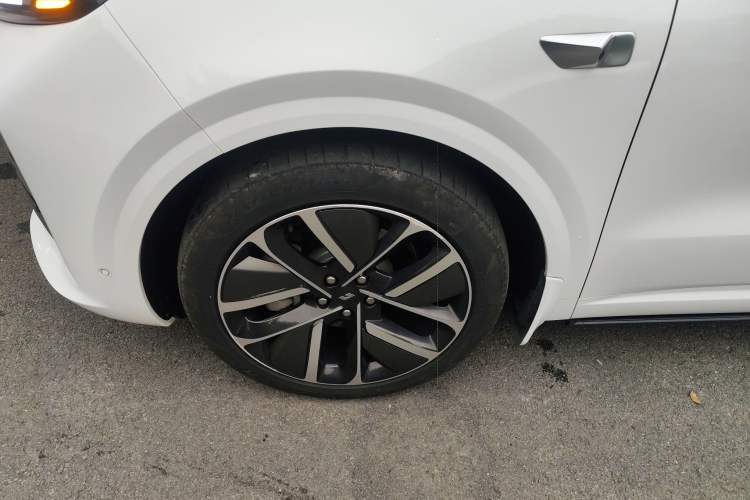 Used Li Auto L6 2024 Pro Model Left Front Wheel Hub